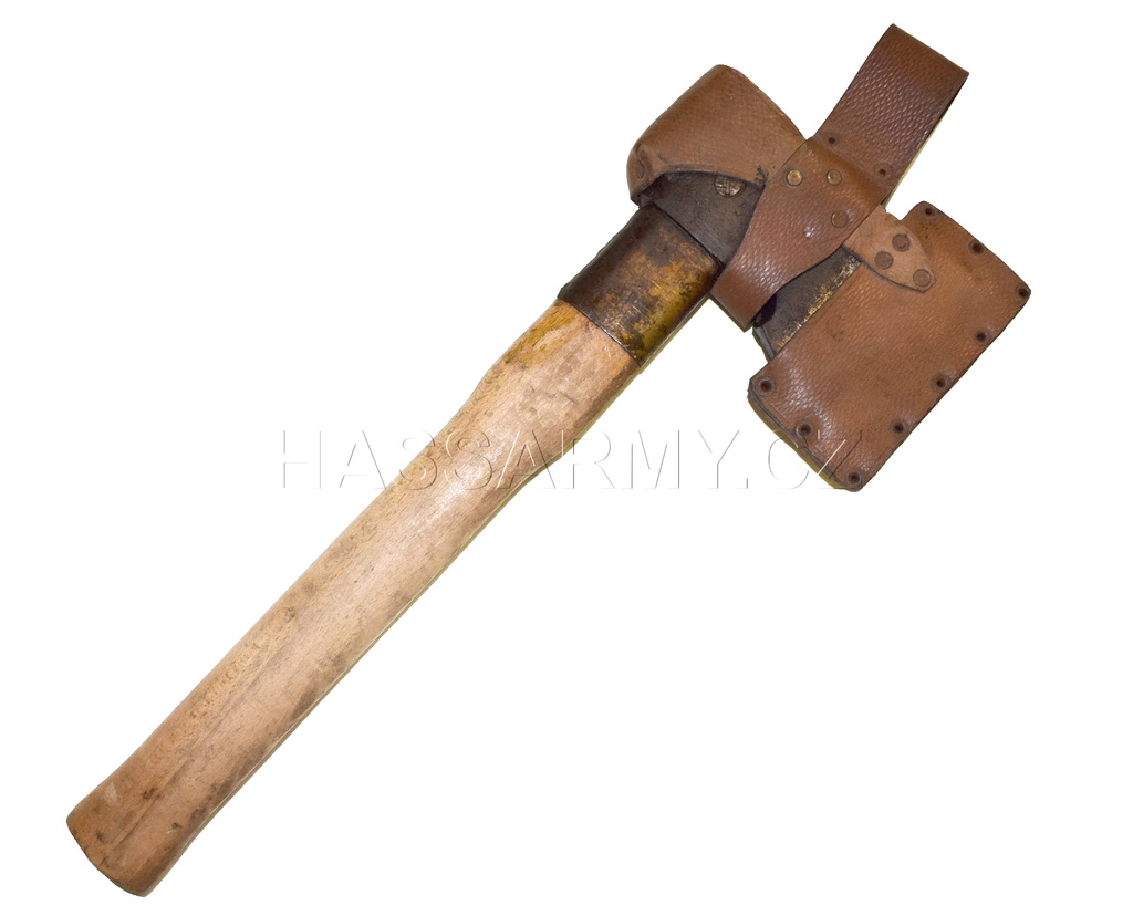 Sekerka vz. 49 s pouzdrem