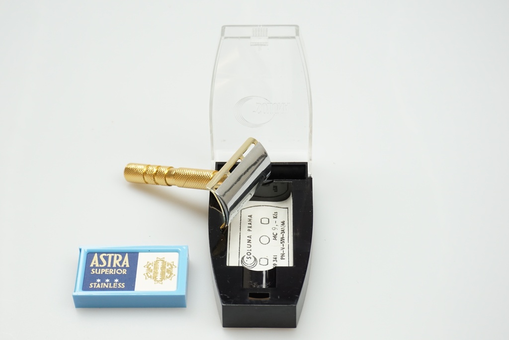 Strojek ruční na holení SOLUNA