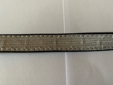 Podbradník 97 stříbřitý