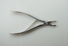 Kleště štípací slabě zahnuté (Luer)