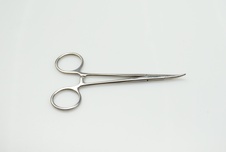 Svorka na cévy - moskito-pean zahnutý 125 mm