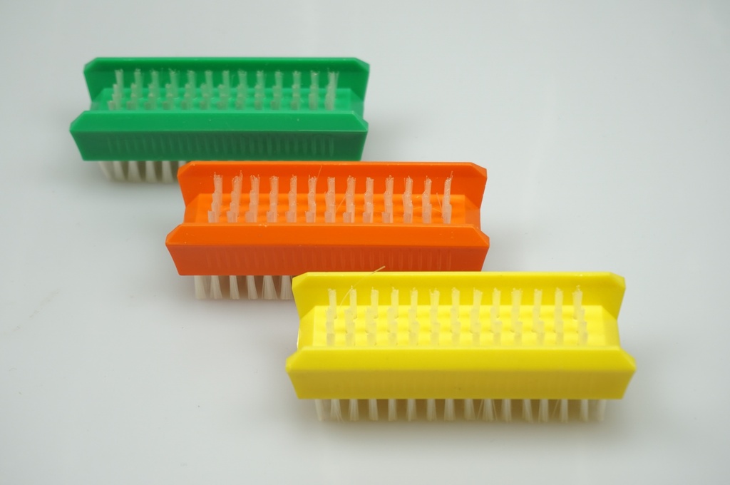 Kartáček na ruce oboustranný plastový